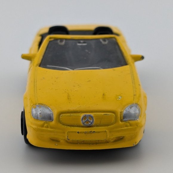 Maisto Mercedes Benz-SLK diecast Yellow - Picture 2 of 5